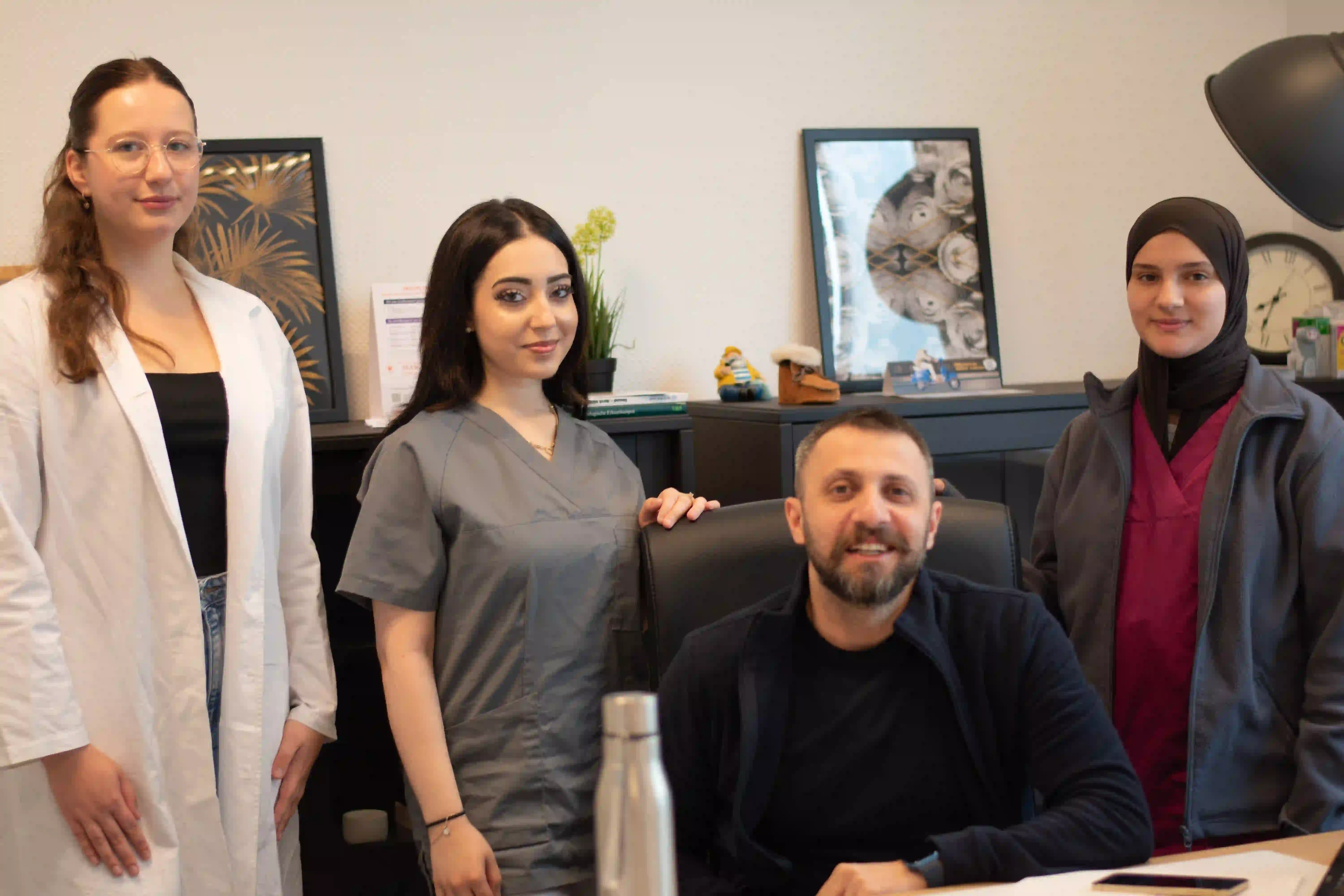 Praxisteam Hausarztpraxis Airoud